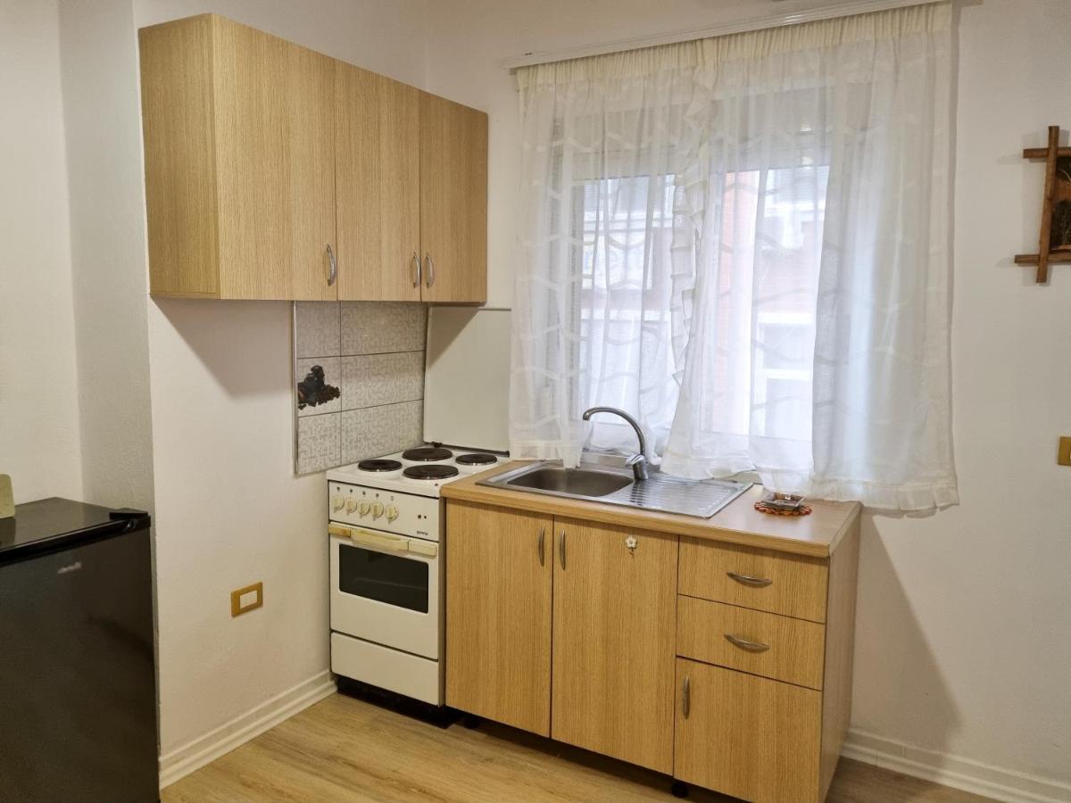 Cozy Apartment In City Center 地拉那 外观 照片