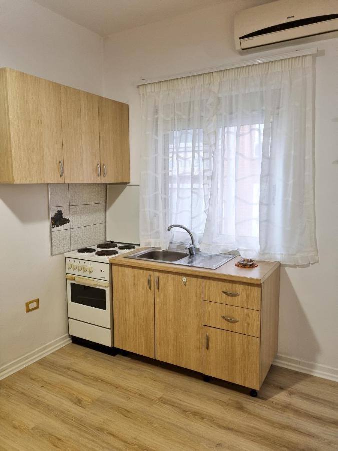 Cozy Apartment In City Center 地拉那 外观 照片
