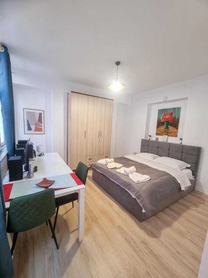 Cozy Apartment In City Center 地拉那 外观 照片