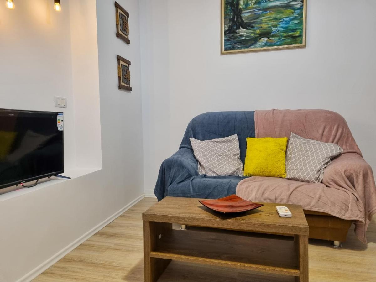 Cozy Apartment In City Center 地拉那 外观 照片